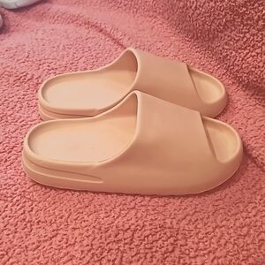 Slip on light pink 6.5 nwot